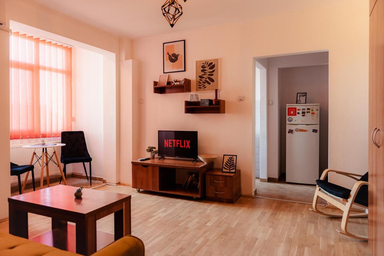 Romanian Athenaeum 1Br Apartment With Amazing View Bucureşti Exterior foto