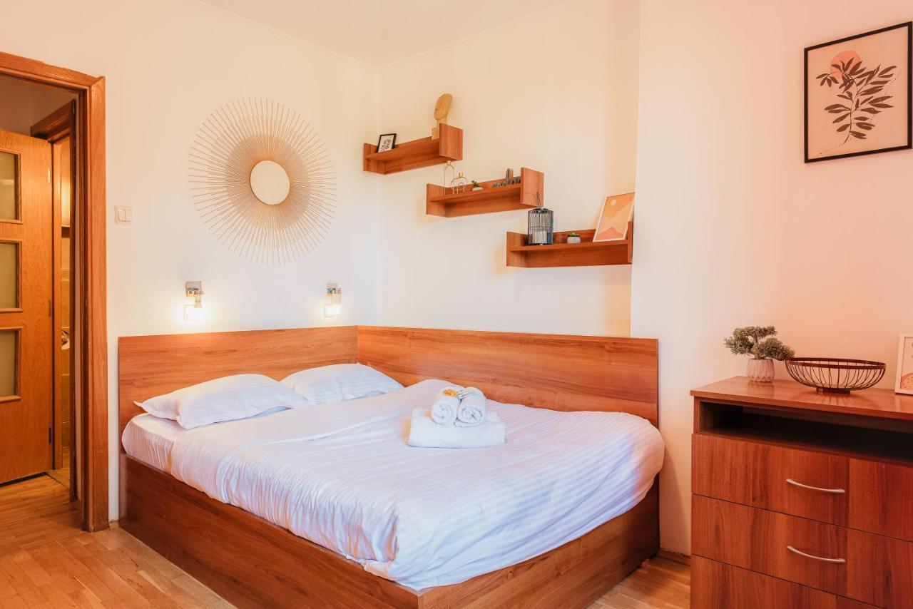 Romanian Athenaeum 1Br Apartment With Amazing View Bucureşti Exterior foto